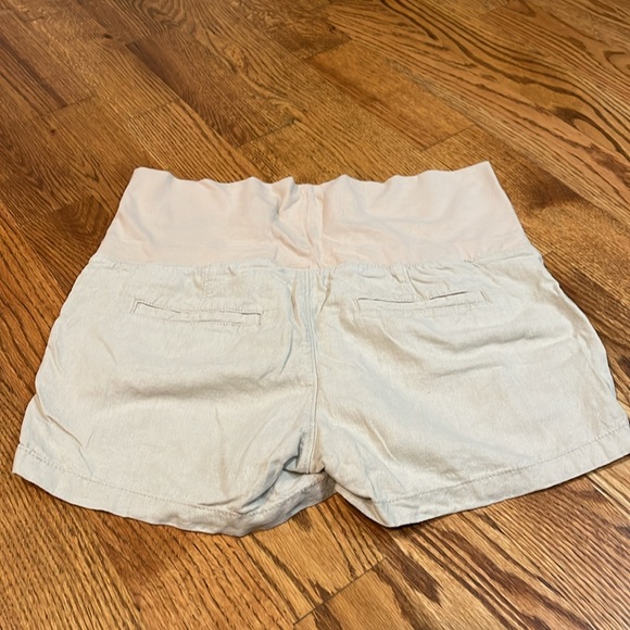Old Navy Brand Women’s Maternity Shorts. Size S/P. Excellent Condition. - Picture 5 of 5